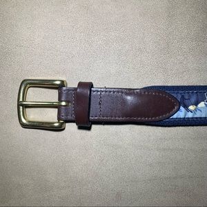 Vineyard Vines Belt Whale With Ski Theme Cloth and Leather Brass Buckle Size 32”